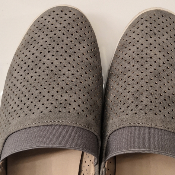 Tahari Grey Suede Slip Ons, sz 8 - Picture 3 of 5